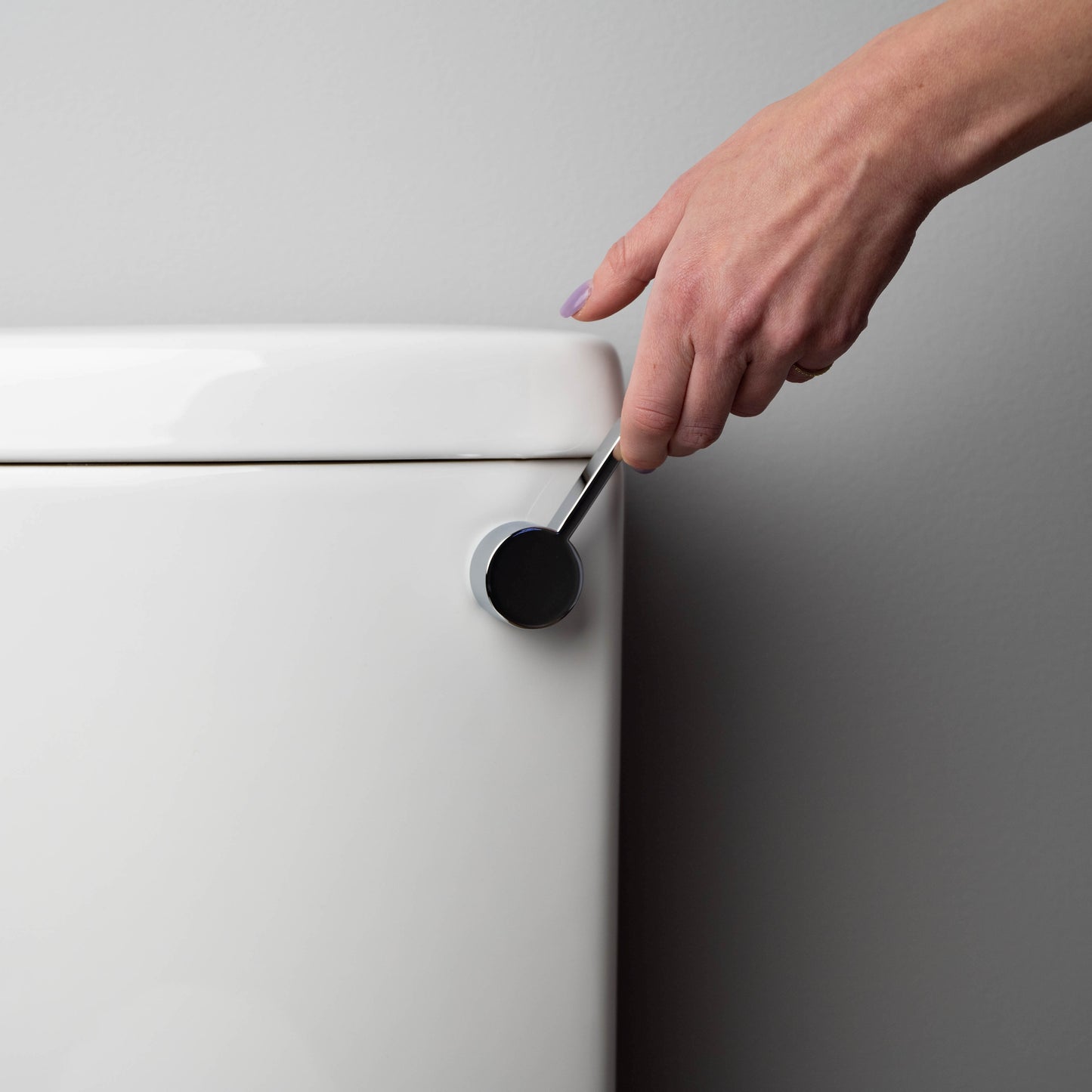 Right Hand Replacement tank only. Right Hand Flush Lever