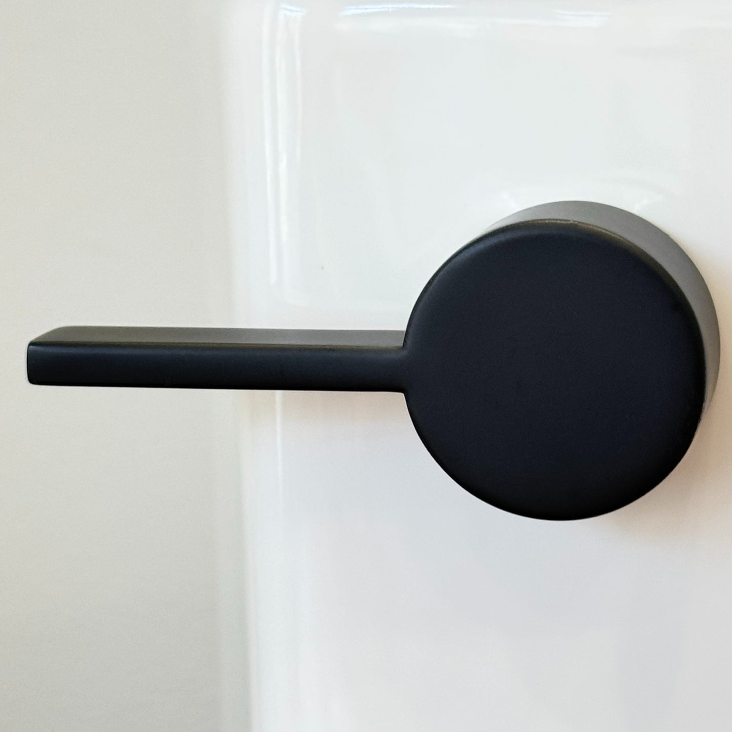 Color Handles: Glossy Gold, Matte Gold, Brushed Nickel, Matte Black