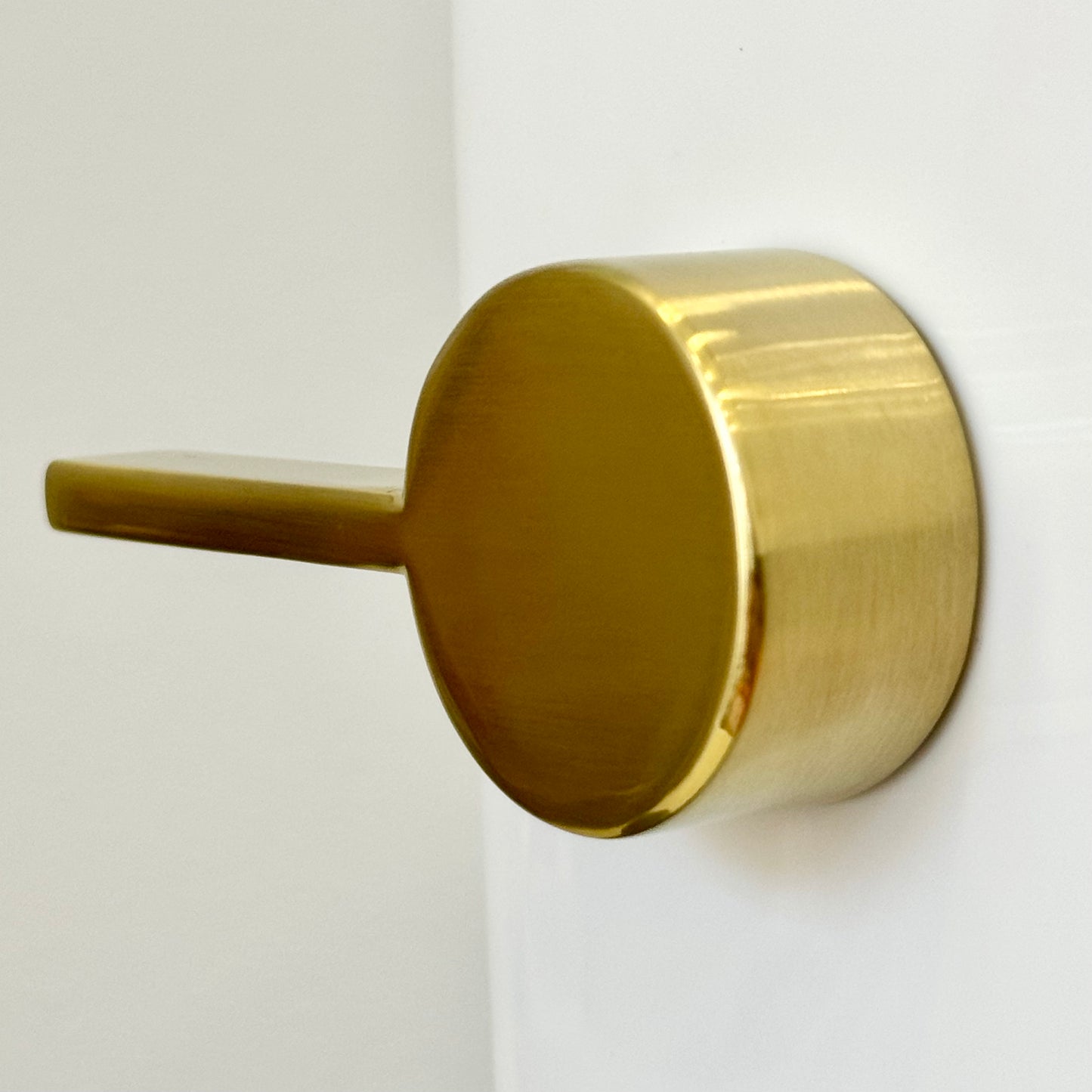 Color Handles: Glossy Gold, Matte Gold, Brushed Nickel, Matte Black